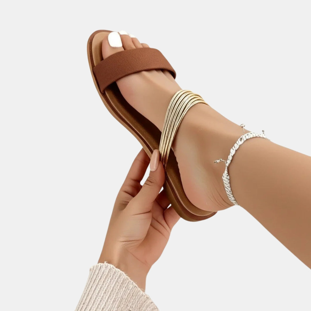 Luisa- Sandalias de tiras doradas