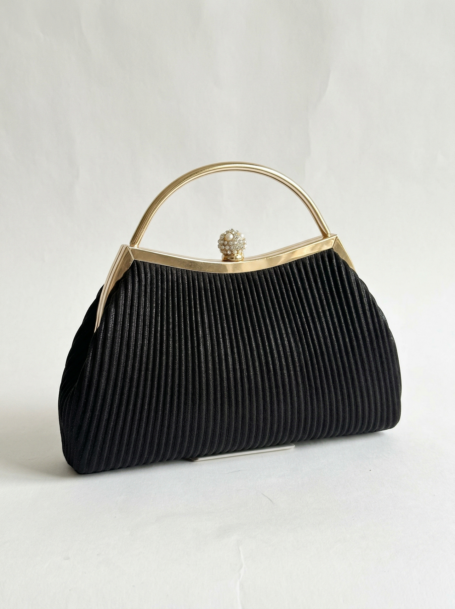 Julia- Bolso de mano elegante